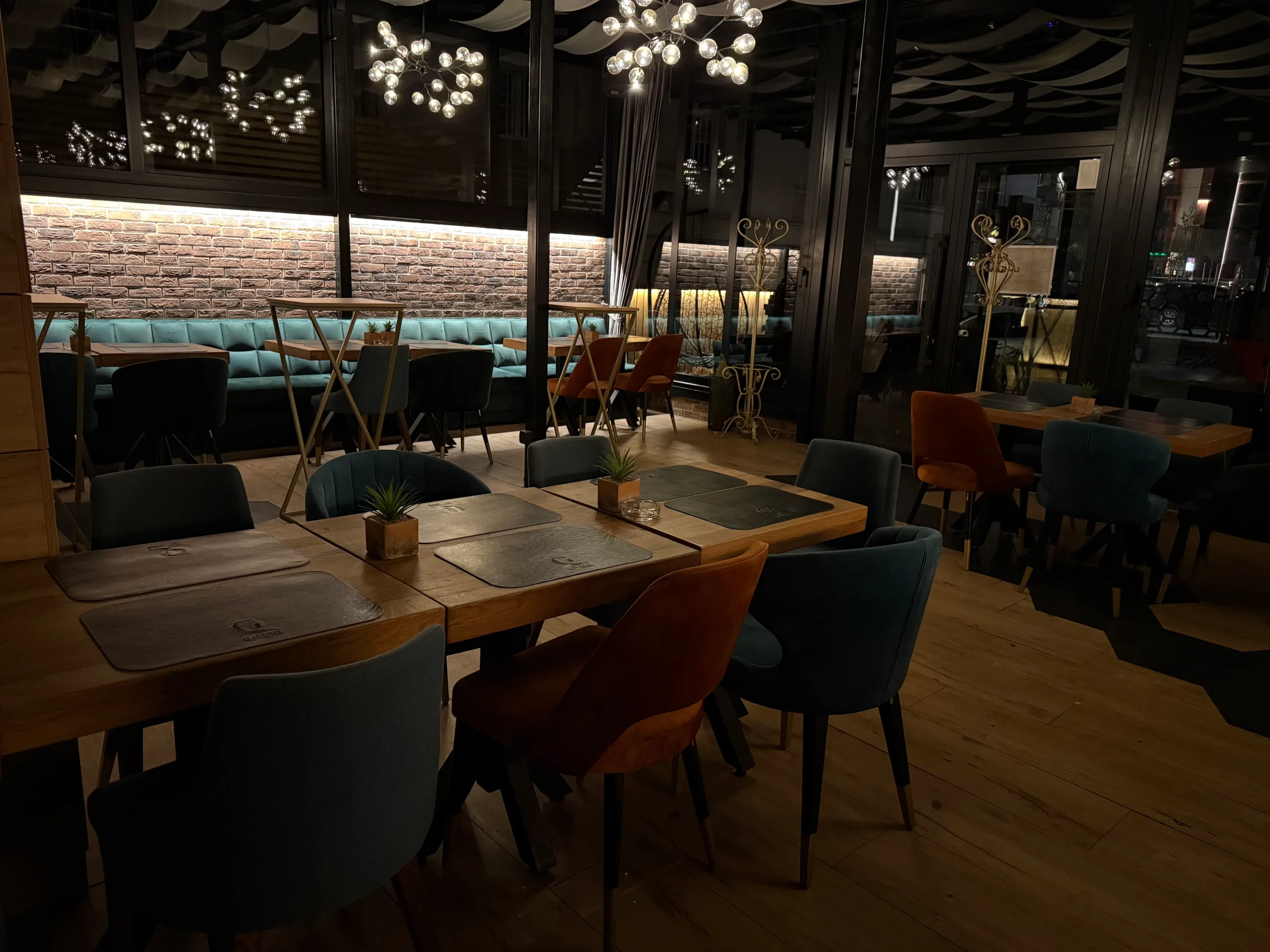 Galerie La Petite 16