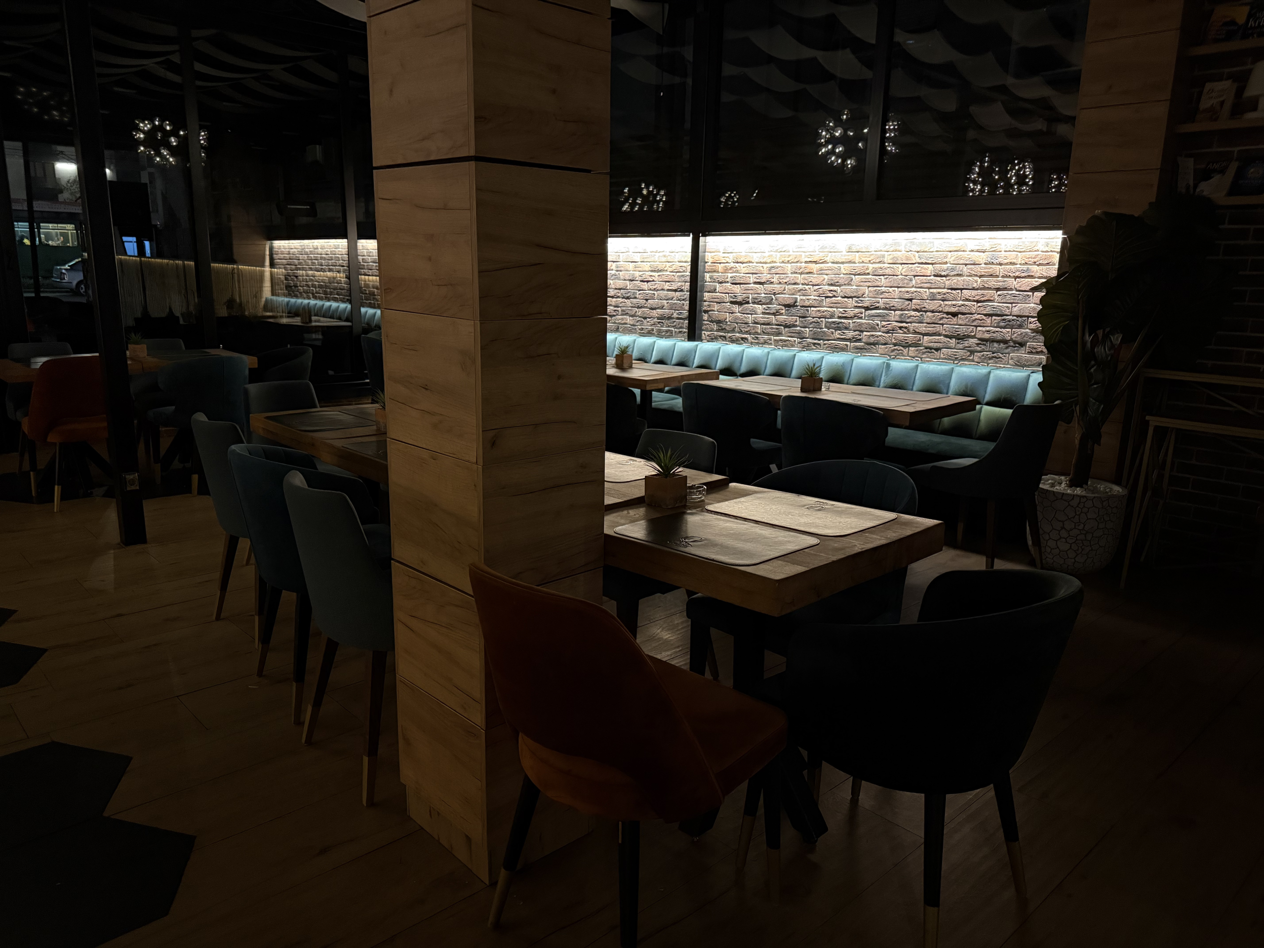 Galerie La Petite 6
